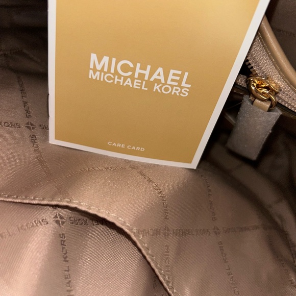 Michael Kors Jet Set Medium Leather Backpack with Chain - Picture 4 of 9